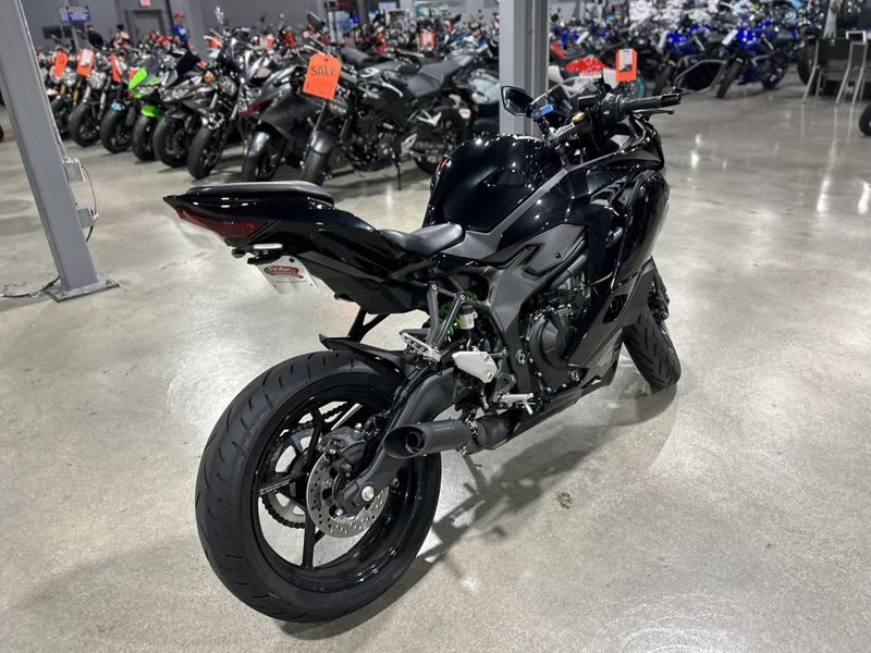 Used 2024 Kawasaki NINJA ZX-4RR Image 6