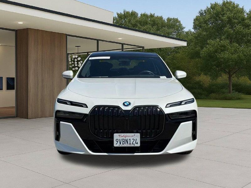 Used 2026 BMW 7 Series 750e xDriveImage 4