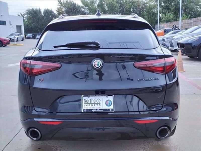 2021 Alfa Romeo Stelvio TiImage 11