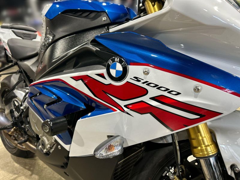 2017 BMW S 1000 RR Image 23
