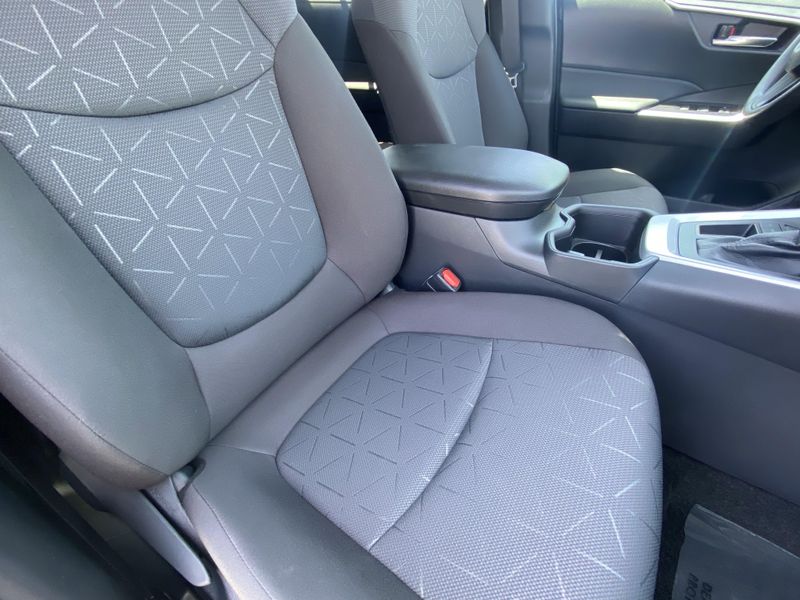 2025 Toyota RAV4 XLEImage 11