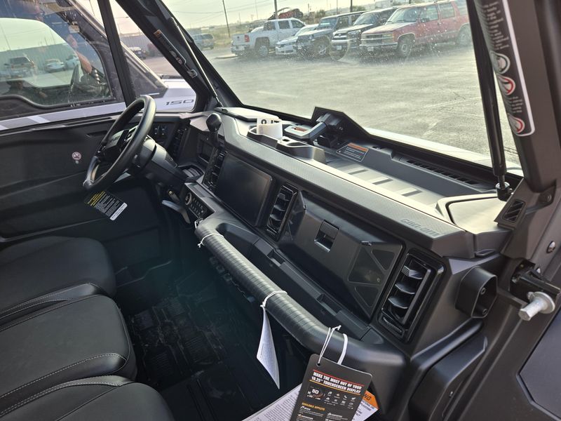 NEW 2026 CAN-AM DEFENDER LIMITED CAB HD11 Image 17