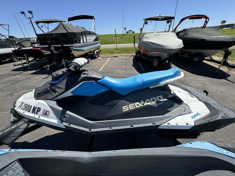 2019 SEADOO PW SPARK3 900HOIBRCONVSOUND WGBB 19 BLUE WHITE Image 4