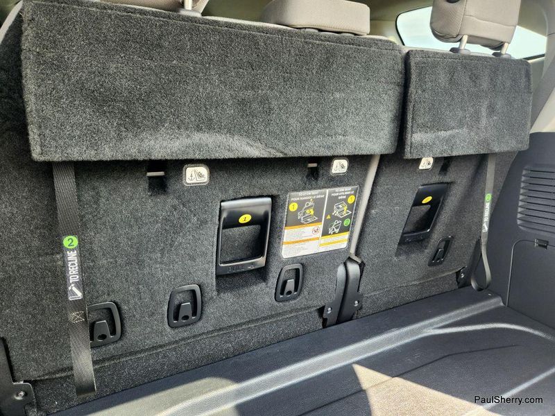 2022 Toyota Sienna Hybrid LEImage 38