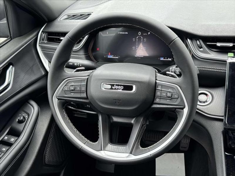 New 2026 Jeep Grand Cherokee L Laredo 4x2