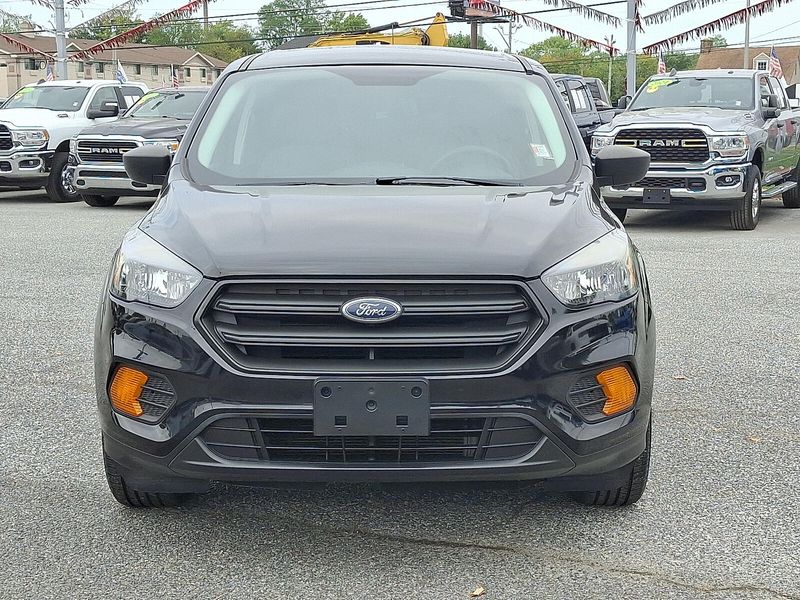 2019 Ford Escape S photo 2