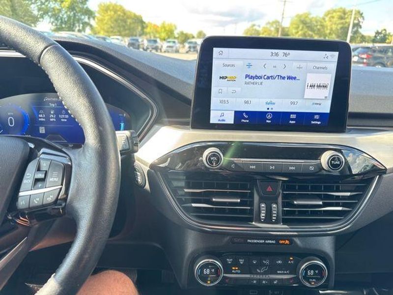 2021 Ford Escape Titanium photo 20