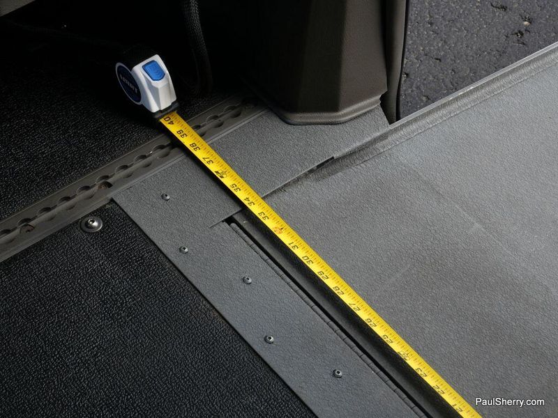 2014 Toyota Sienna XLEImage 12
