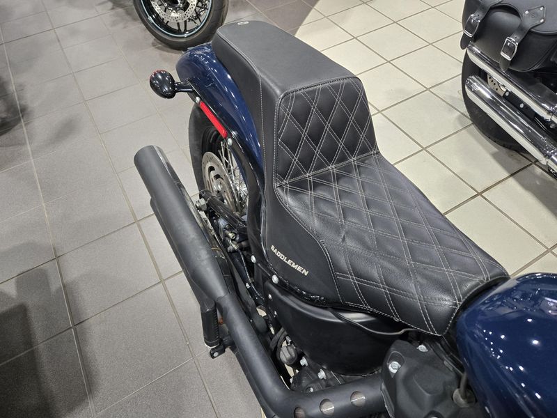 USED 2019 HARLEY SOFTAIL STREET BOB Image 6