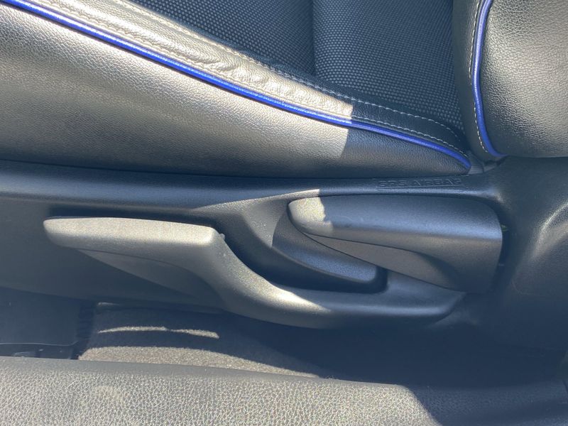 Used 2018 Toyota Corolla SEImage 16