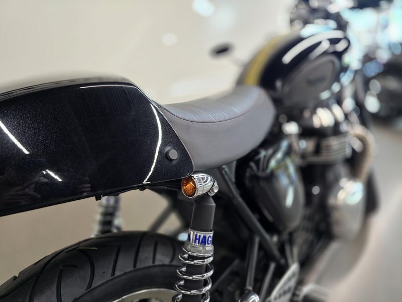 2015 Triumph THRUXTON 900 