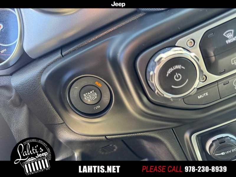 2021 Jeep Gladiator Sport S photo 19