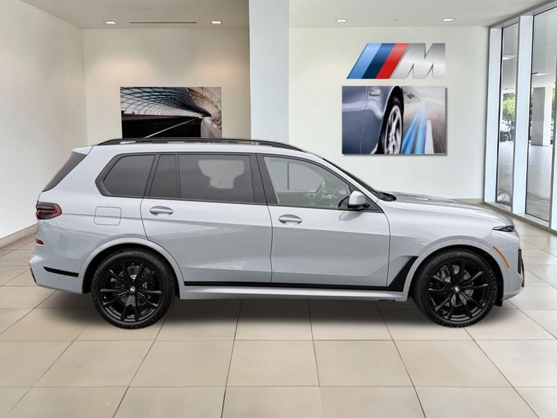 2026 BMW X7 xDrive40iImage 5