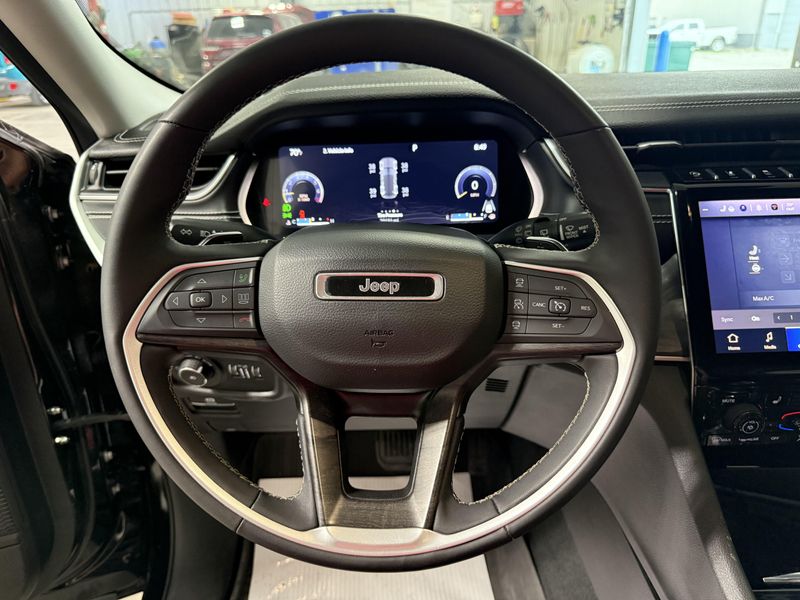 Used 2023 Jeep Grand Cherokee LimitedImage 20
