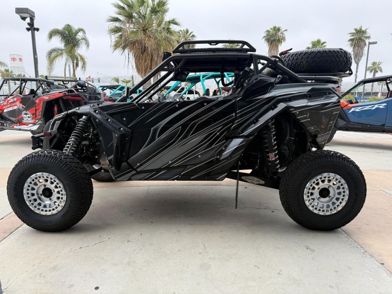 Used 2017 Can-Am MAVERICK X3 XRS TURBO R Image 16
