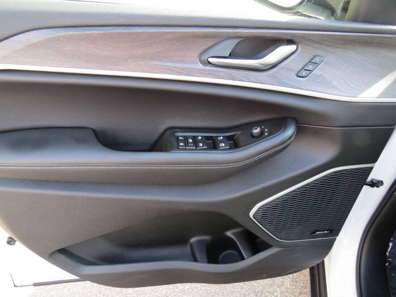 2021 Jeep Grand Cherokee L Limited 4x4 4dr SUVImage 9