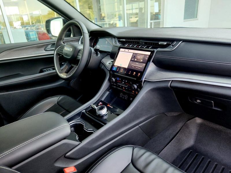 Used 2024 Jeep Grand Cherokee L Limited
