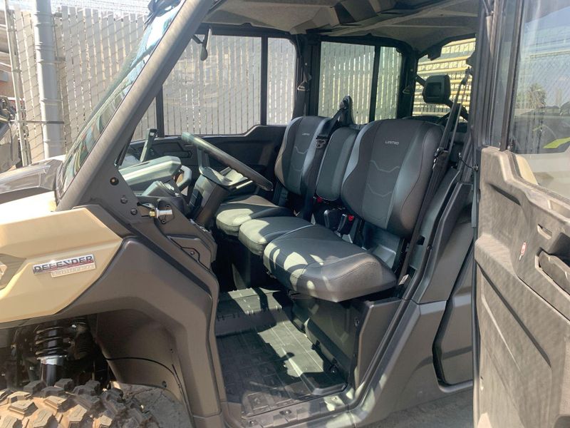 New 2025 Can-Am DEFENDER MAX LIMITED CAB HD10 Image 17