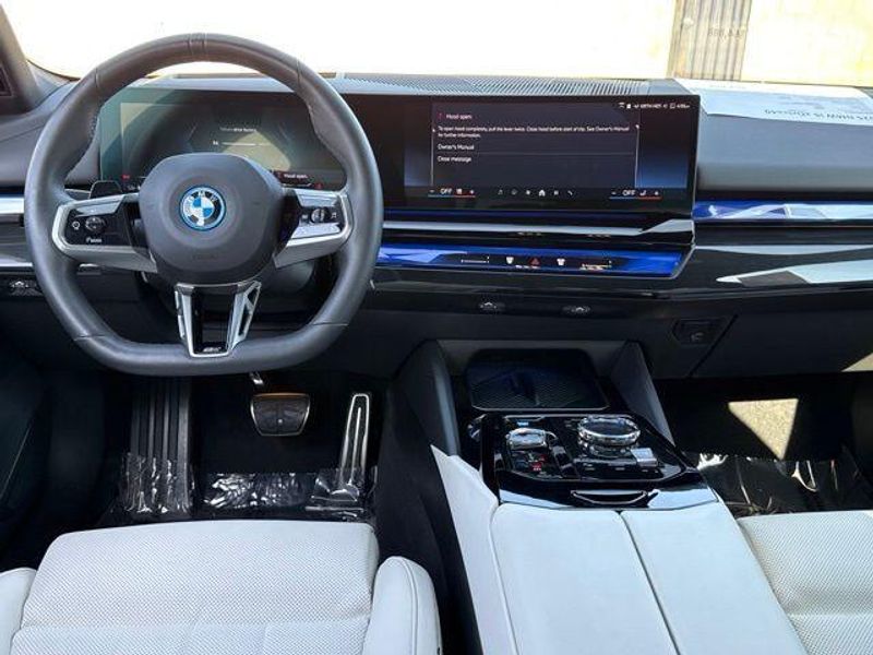Used 2025 BMW i5 xDrive40Image 29