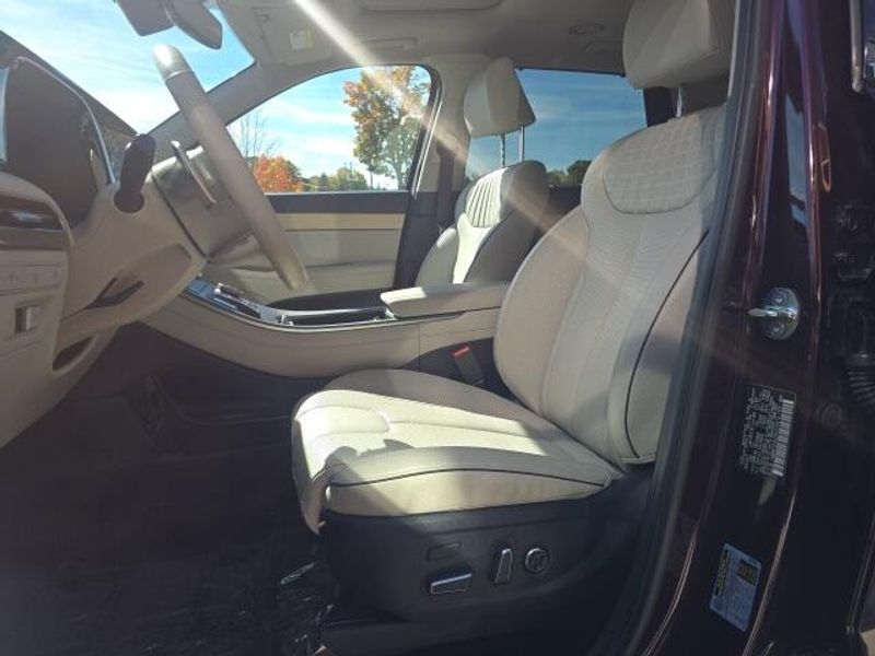 2024 Hyundai Palisade Limited photo 8