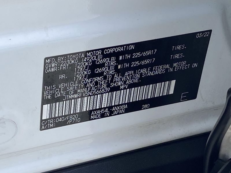 2022 Toyota RAV4 LEImage 31
