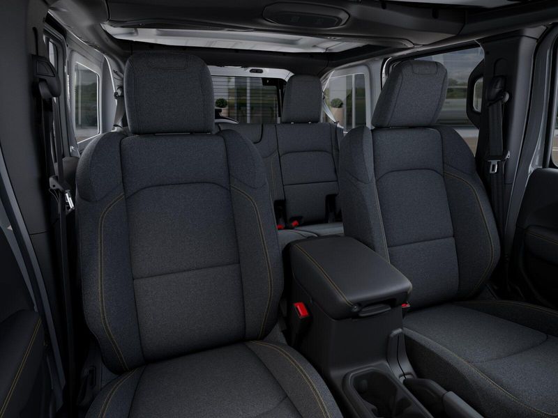 New 2025 Jeep Wrangler 4-door SaharaImage 25