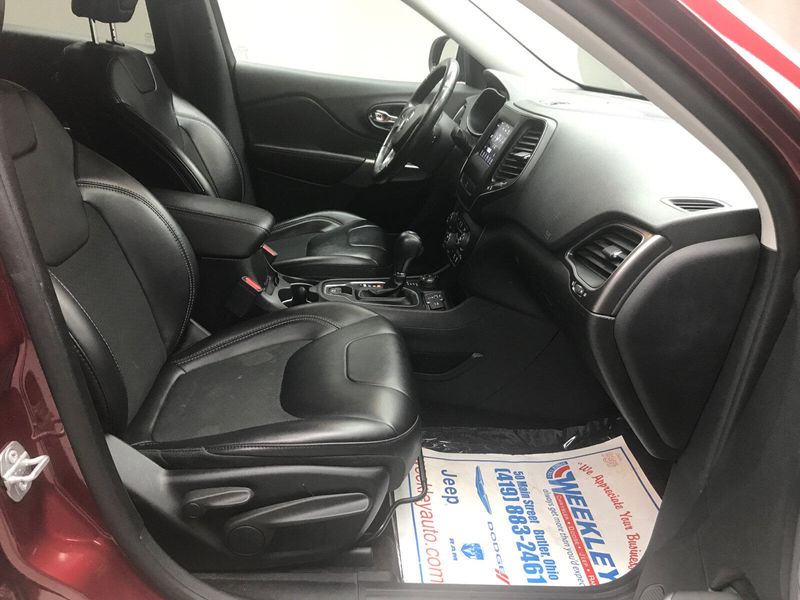 Used 2019 Jeep Cherokee Latitude PlusImage 16