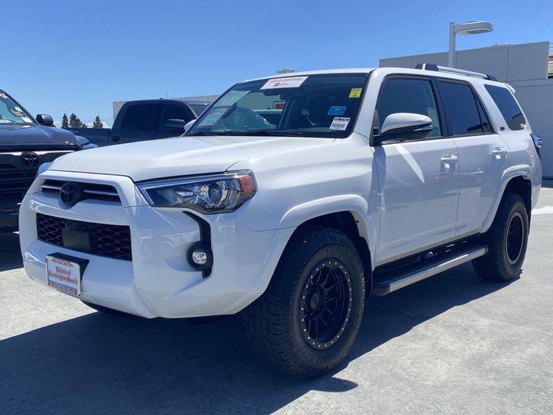 Used 2023 Toyota 4Runner SR5 PremiumImage 6