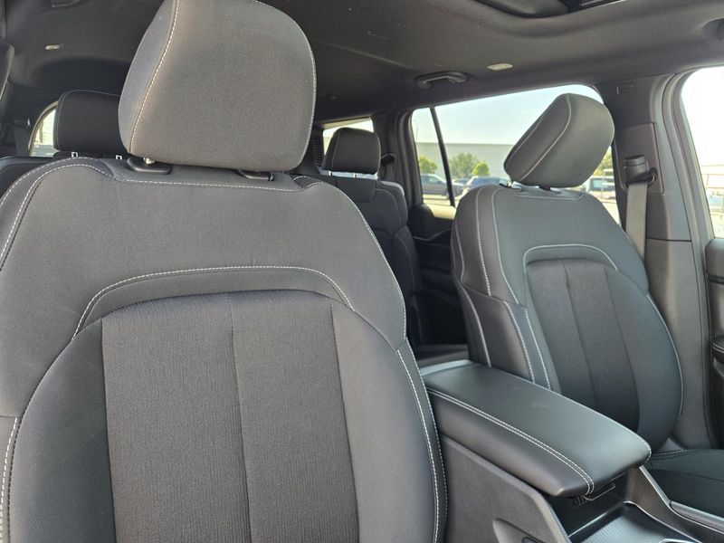 New 2026 Jeep Grand Cherokee L Laredo X 4x2