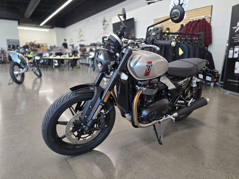2025 Triumph SPEED TWIN 900 