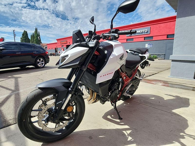 New 2025 Honda CB750 HORNET Image 16