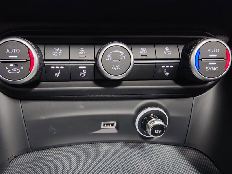 2024 Alfa Romeo Stelvio Ti AWD w/Sunroof/Nav/Activ AsstImage 25
