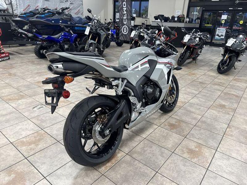 New 2026 Honda CBR600RR Image 17