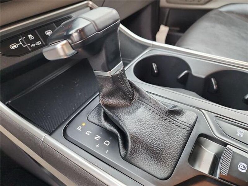 2025 Kia Carnival LXSImage 16