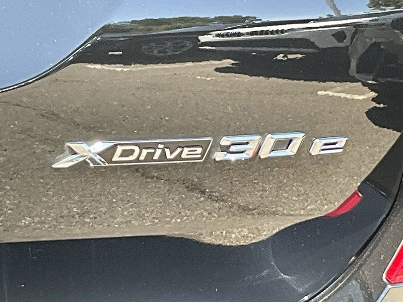 2021 BMW X3 xDrive30eImage 11