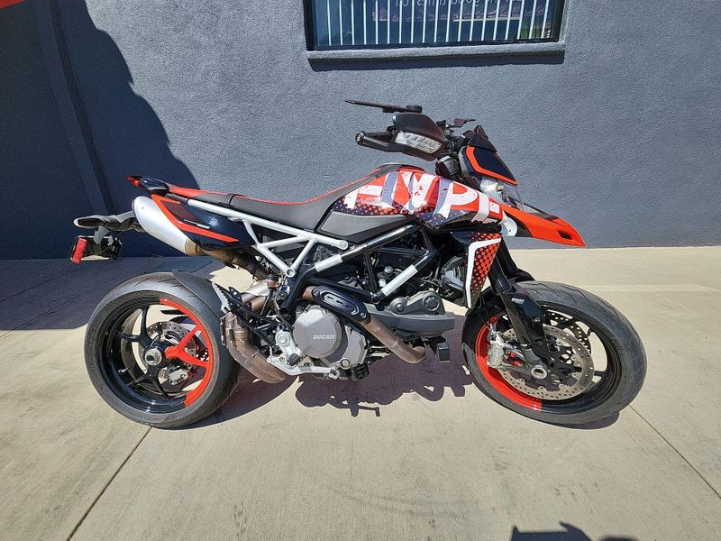 Used 2022 Ducati HYPERMOTARD 950 RVE Image 11