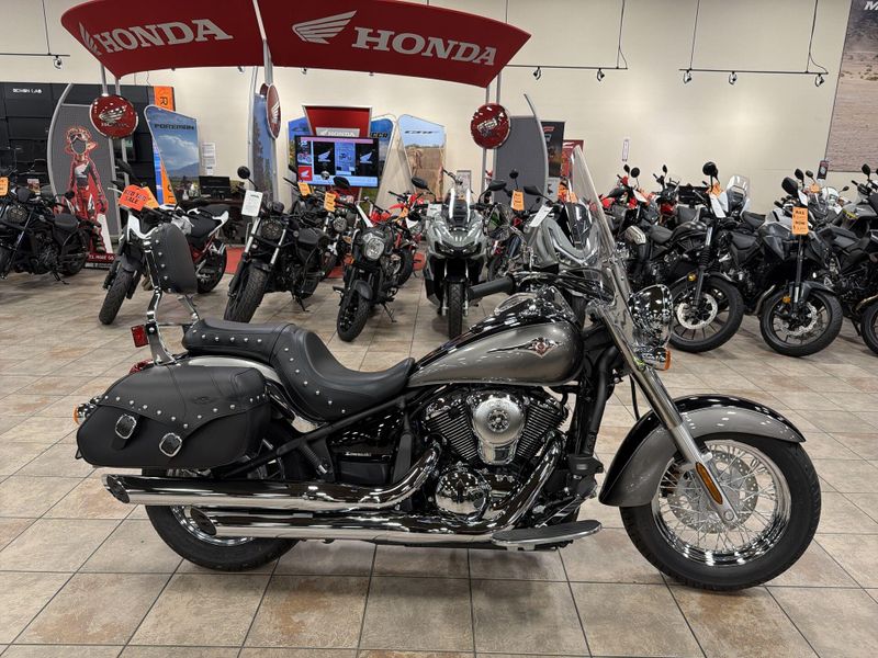 New 2026 Kawasaki VULCAN 900 CLASSIC LT Image 18