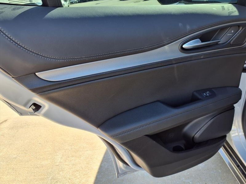Used 2024 Alfa Romeo Stelvio TiImage 10