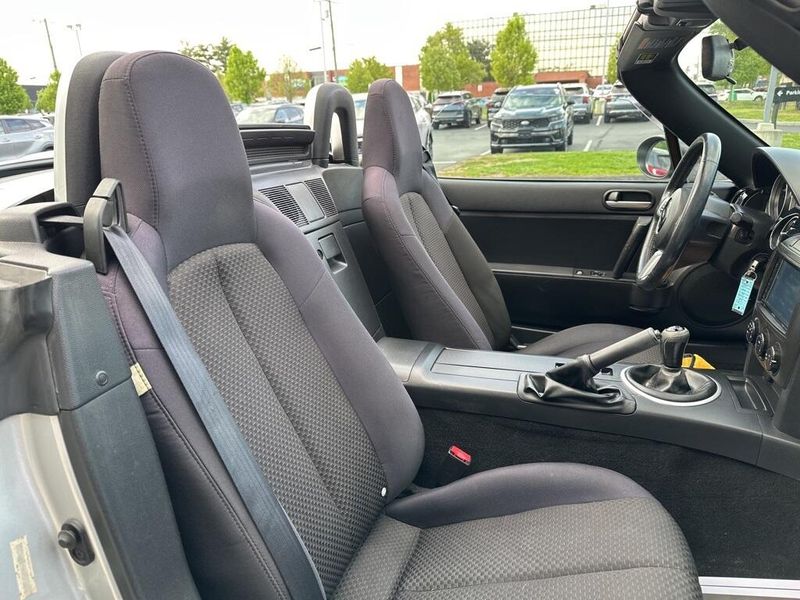 2008 Mazda Miata TouringImage 23