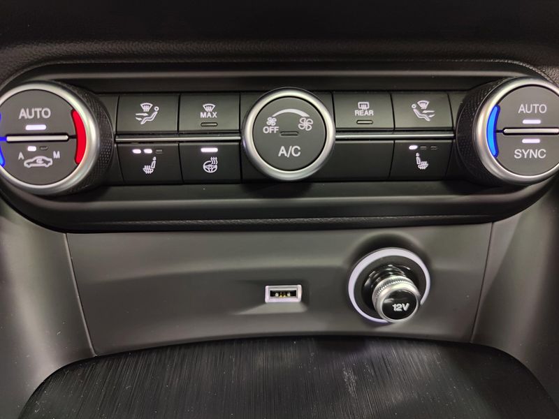2024 Alfa Romeo Stelvio Sprint Q4 AWD w/SunroofImage 26