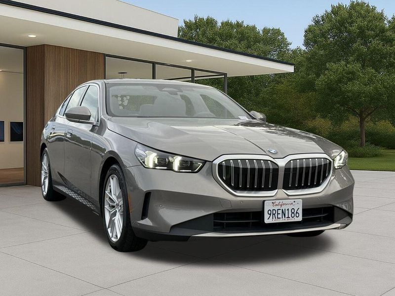 Used 2025 BMW 5 Series 530iImage 4