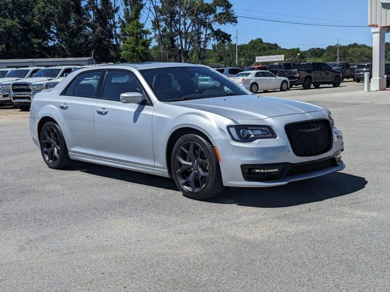 2022 Chrysler 300 300SImage 1