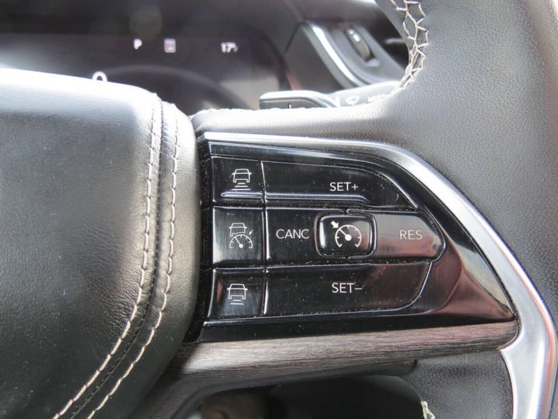 Used 2024 Jeep Grand Cherokee L Overland 4x4 4dr SUVImage 24