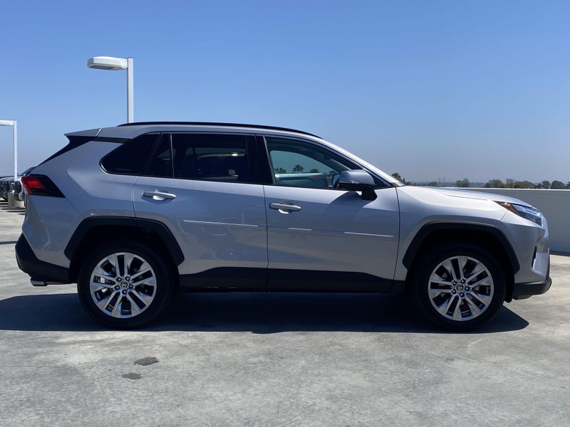 2024 Toyota RAV4 XLE PremiumImage 3