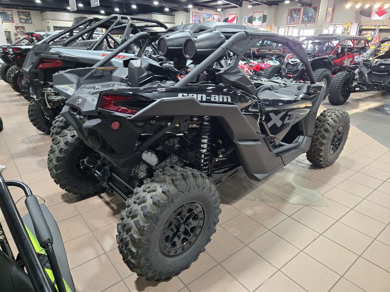 2025 Can-Am MAVERICK X3 X DS TURBO RR TRIPLE BLACKImage 5