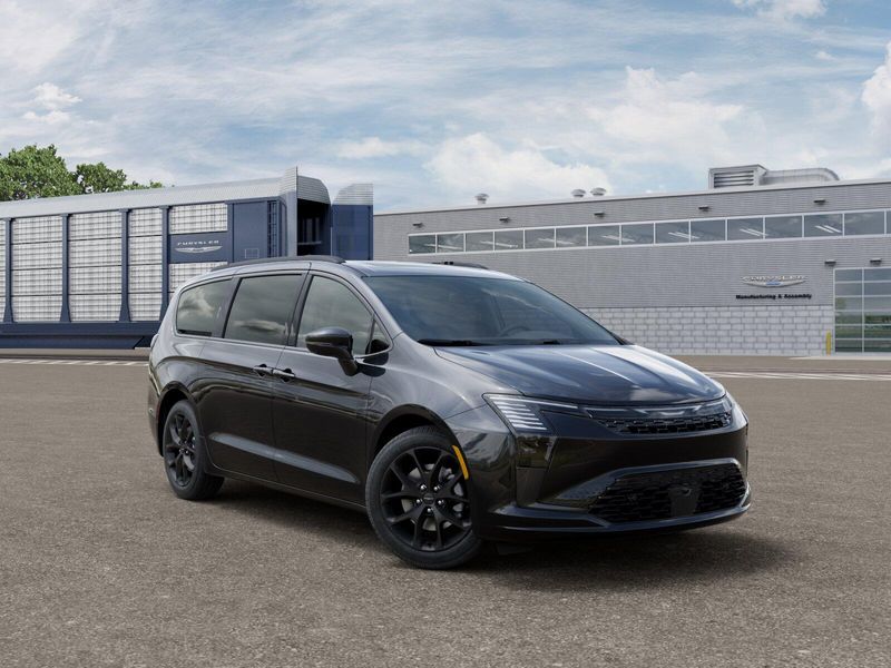 New 2027 Chrysler Pacifica Limited Awd