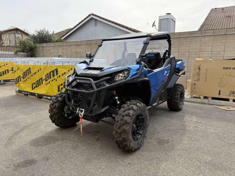 2023 Can-Am COMMANDER XT 700 Image 3