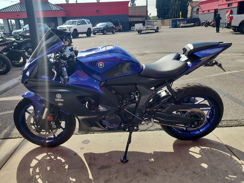 Used 2024 Yamaha YZF R7 Image 16