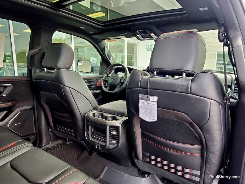 New 2026 RAM 1500 Rho Crew Cab 4x4 5'7' Box