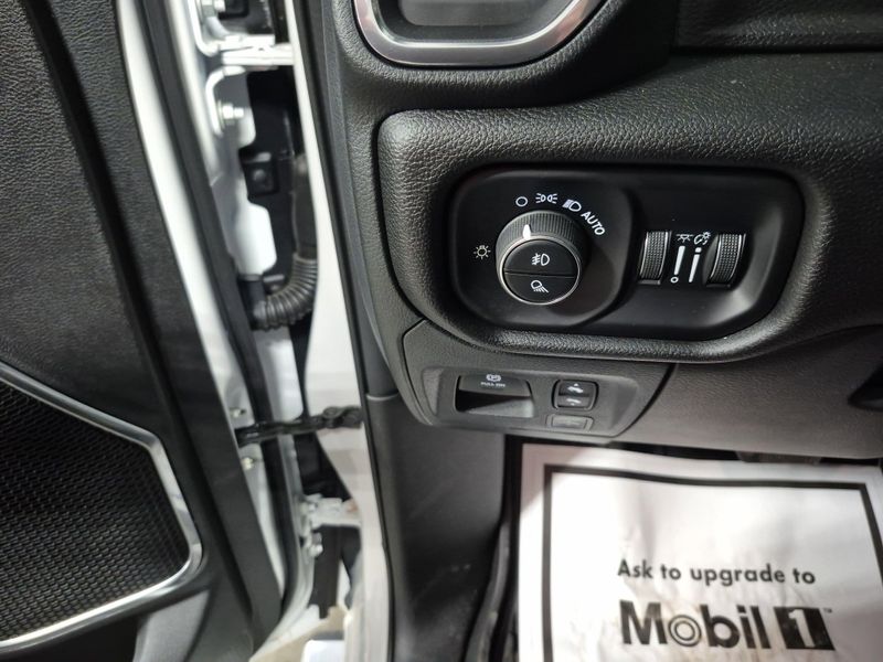 New 2025 RAM 1500 Laramie Crew Cab 4x4 5